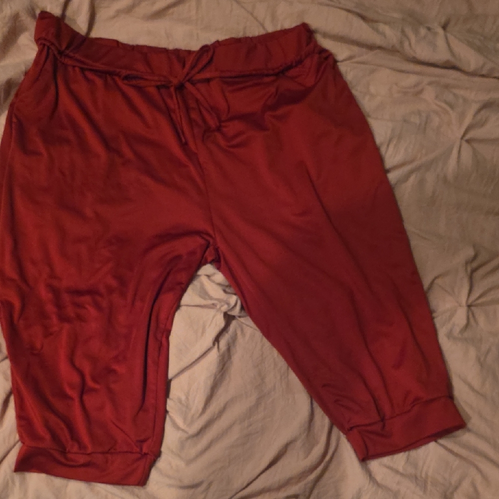 Women's Red Capris